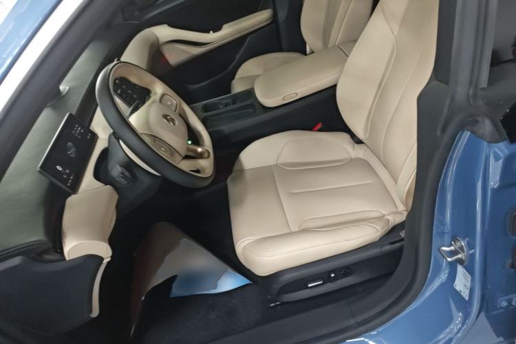 Used Nio ET5 2022 75 kWh Left Front Seat