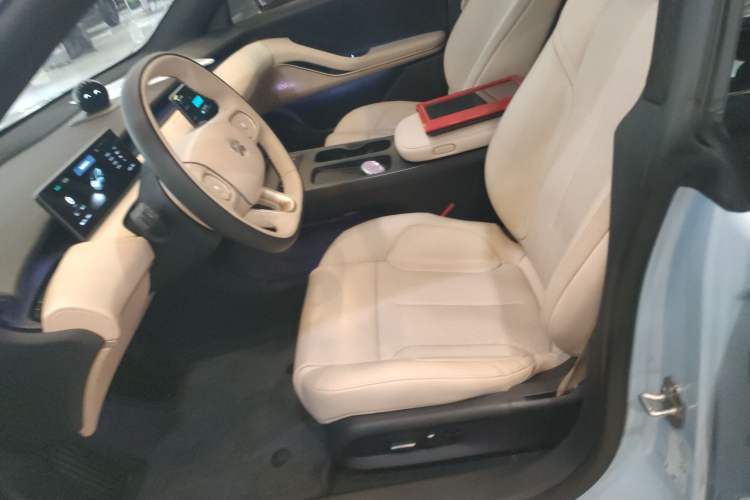 Used Nio ET5 2022 75 kWh Left Front Seat