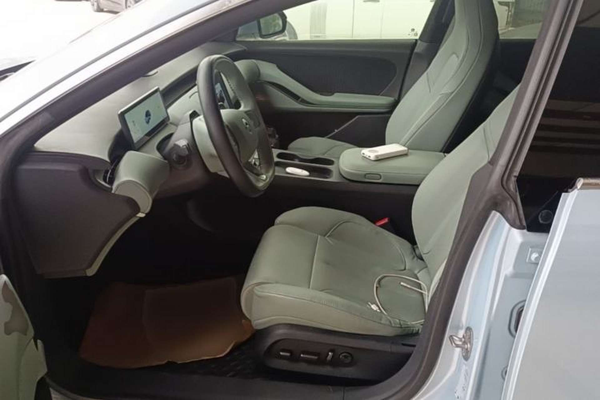 Used Nio ET5 2022 75 kWh Left Front Seat