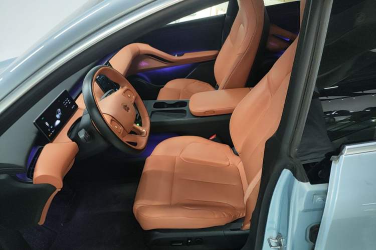 Used Nio ET5 2022 75 kWh Left Front Seat