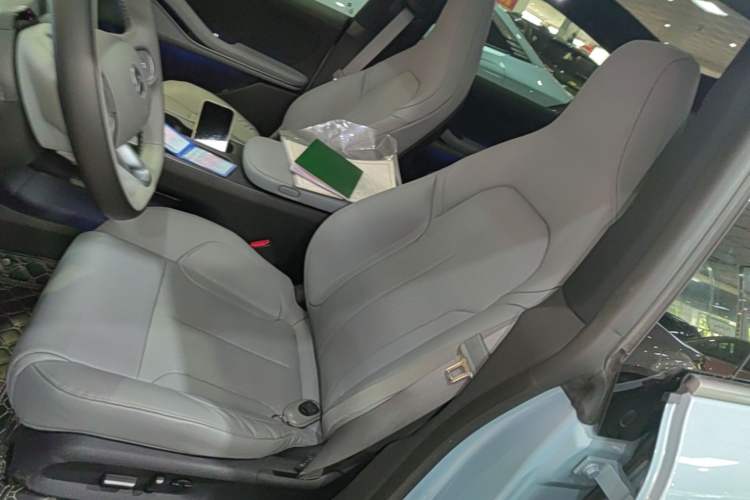 Used Nio ET5 2022 75 kWh Left Front Seat