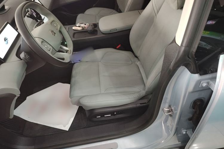 Used Nio ET5 2022 75 kWh Left Front Seat