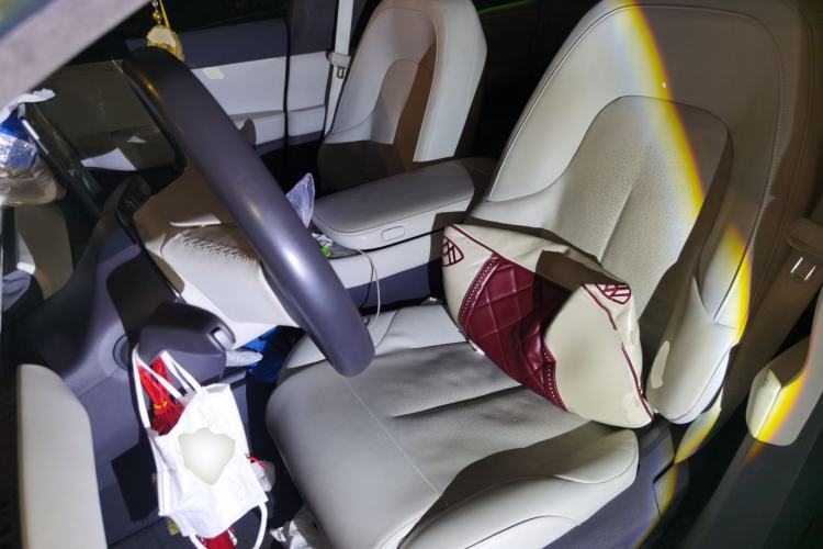 Used Nio ET5 2022 75 kWh Left Front Seat