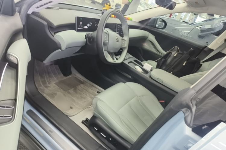 Used Nio ET5 2022 75 kWh Left Front Seat