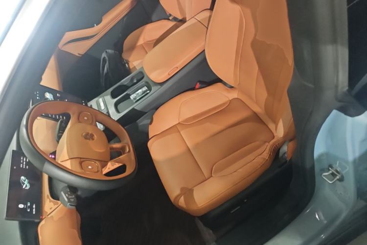 Used Nio ET5 2022 75 kWh Left Front Seat