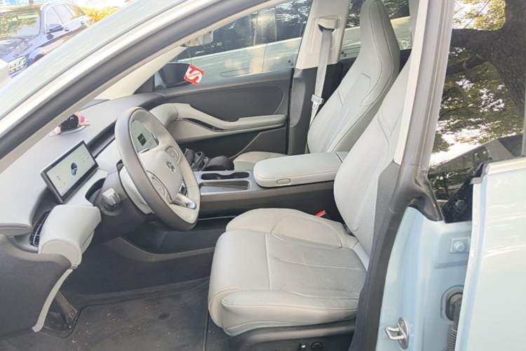 Used Nio ET5 2022 75 kWh Left Front Seat