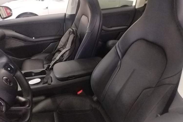 Used Nio ET5 2022 75 kWh Left Front Seat