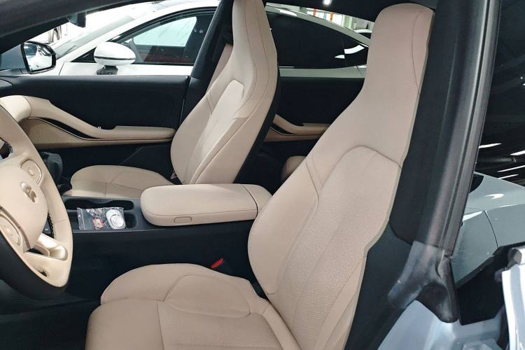 Used Nio ET5 2022 75 kWh Left Front Seat