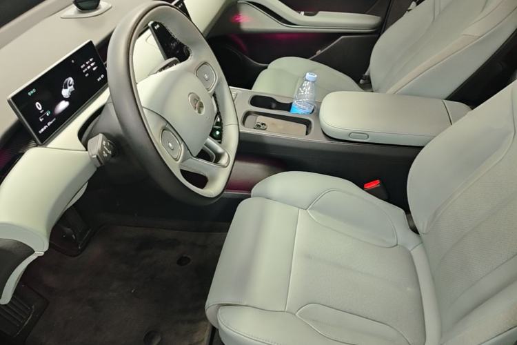 Used Nio ET5 2022 75 kWh Left Front Seat