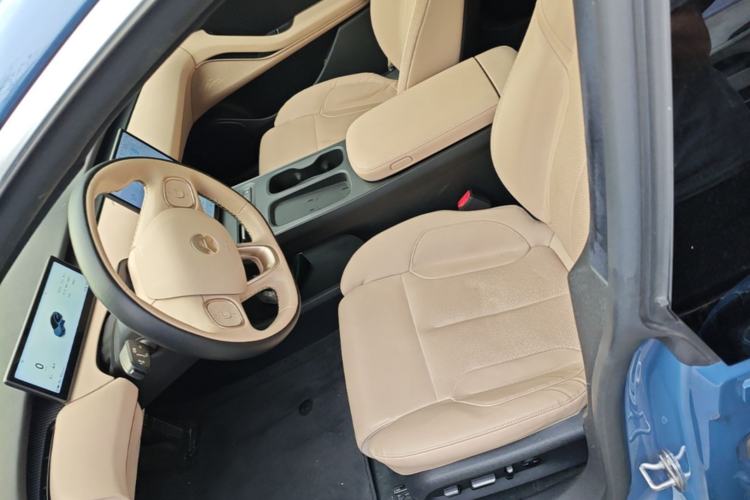 Used Nio ET5 2022 75 kWh Left Front Seat
