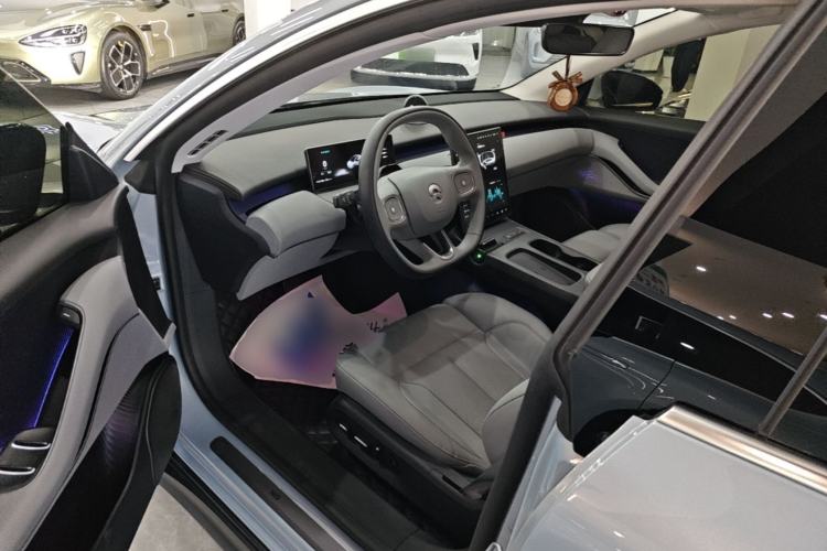 Used Nio ET5 2022 75 kWh Left Front Seat