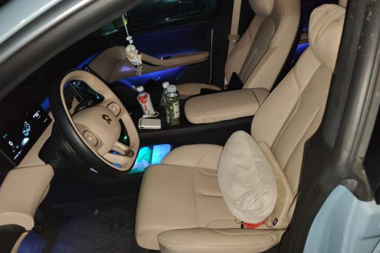 Used Nio ET5 2022 75 kWh Left Front Seat
