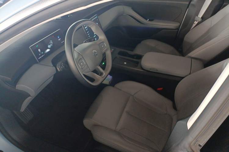 Used Nio ET5 2022 75 kWh Left Front Seat