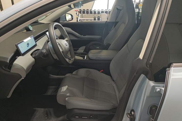 Used Nio ET5 2022 75 kWh Left Front Seat