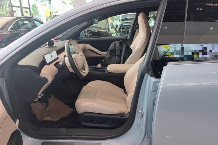 Used Nio ET5 2022 75 kWh Left Front Seat