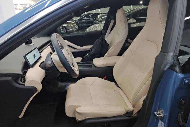 Used Nio ET5 2022 75 kWh Left Front Seat