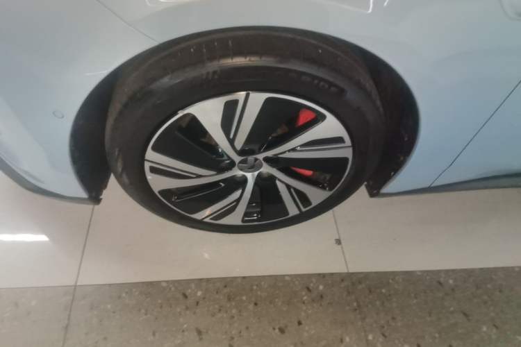 Used Nio ET5 2022 75 kWh Left Front Wheel Hub