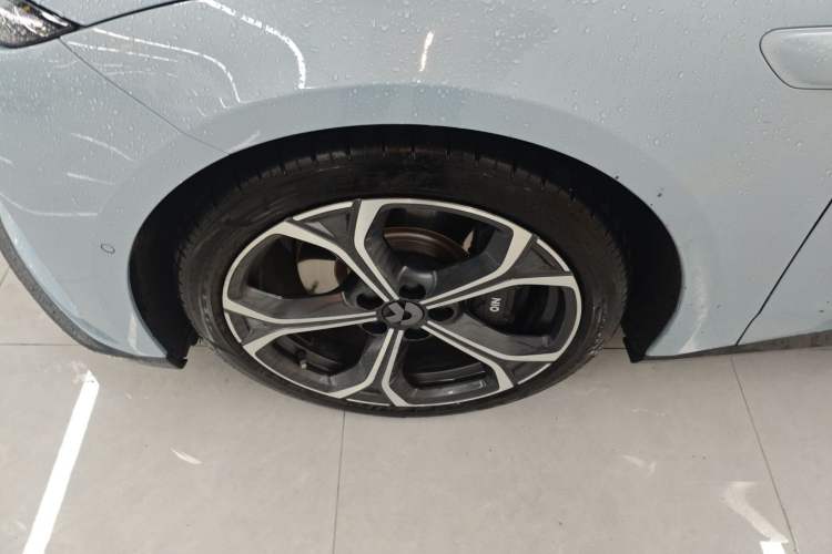 Used Nio ET5 2022 75 kWh Left Front Wheel Hub