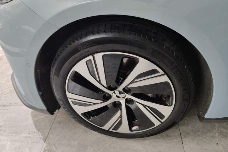 Used Nio ET5 2022 75 kWh Left Front Wheel Hub