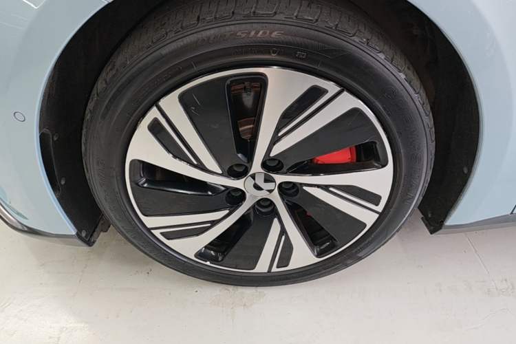 Used Nio ET5 2022 75 kWh Left Front Wheel Hub
