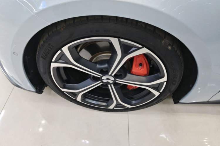 Used Nio ET5 2022 75 kWh Left Front Wheel Hub
