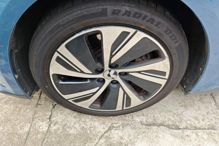 Used Nio ET5 2022 75 kWh Left Front Wheel Hub