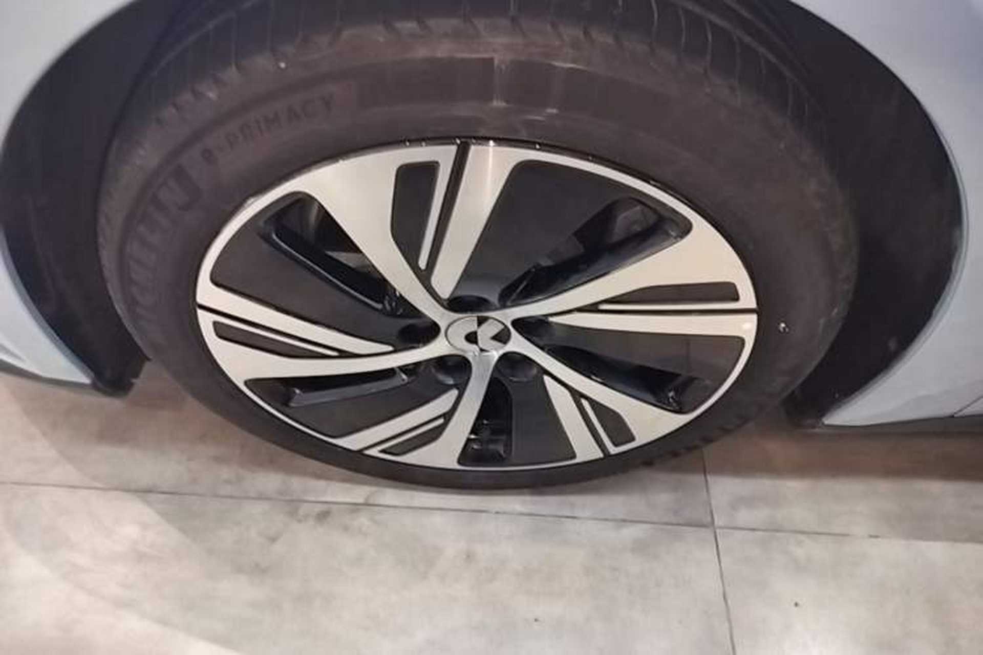 Used Nio ET5 2022 75 kWh Left Front Wheel Hub