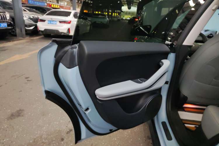 Used Nio ET5 2022 75 kWh Left Rear Door Interior