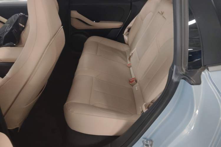 Used Nio ET5 2022 75 kWh Left Rear Seat