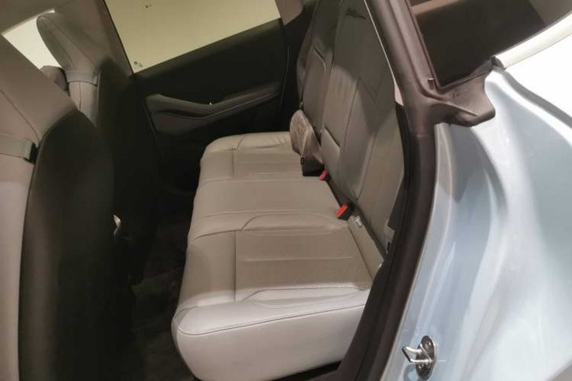 Used Nio ET5 2022 75 kWh Left Rear Seat