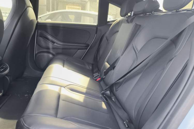 Used Nio ET5 2022 75 kWh Left Rear Seat
