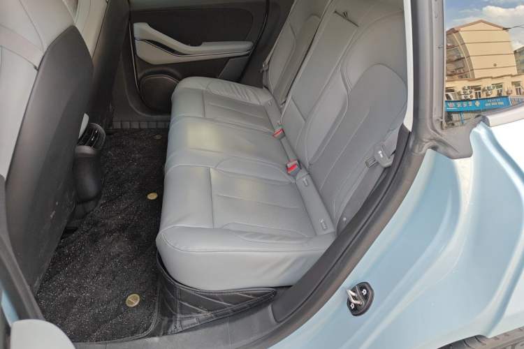 Used Nio ET5 2022 75 kWh Left Rear Seat