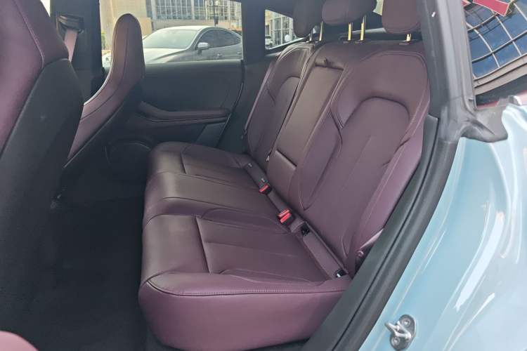 Used Nio ET5 2022 75 kWh Left Rear Seat