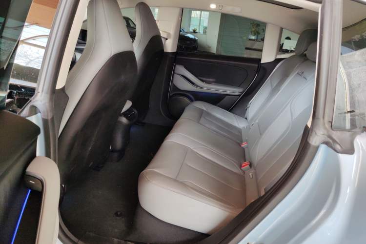 Used Nio ET5 2022 75 kWh Left Rear Seat