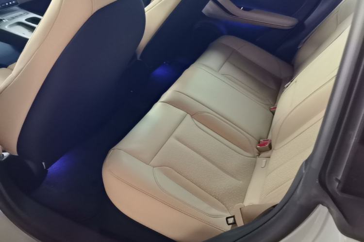 Used Nio ET5 2022 75 kWh Left Rear Seat