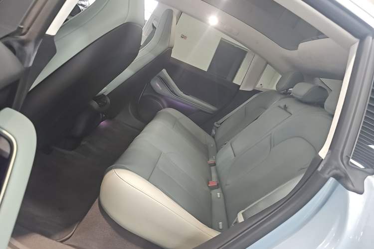 Used Nio ET5 2022 75 kWh Left Rear Seat