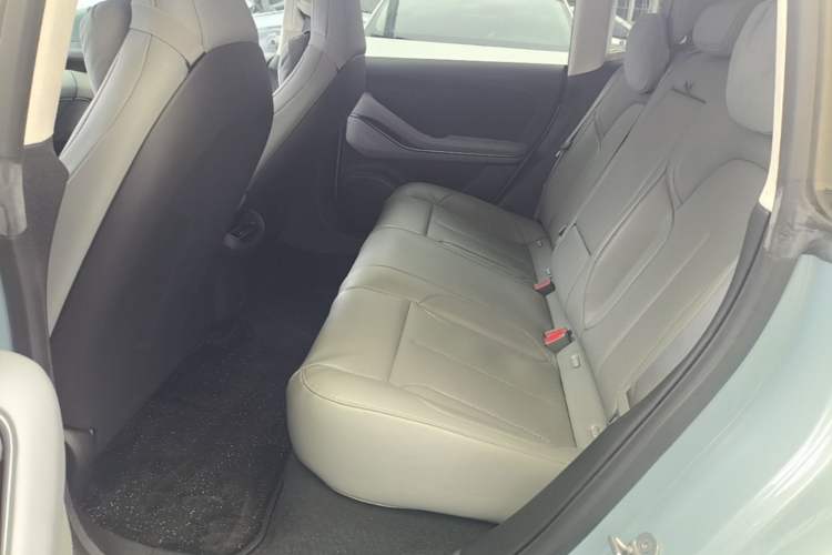 Used Nio ET5 2022 75 kWh Left Rear Seat