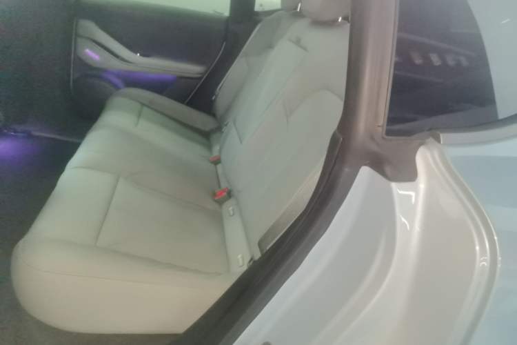 Used Nio ET5 2022 75 kWh Left Rear Seat