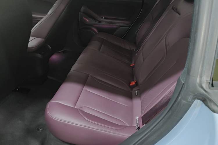 Used Nio ET5 2022 75 kWh Left Rear Seat