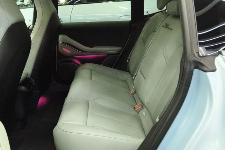 Used Nio ET5 2022 75 kWh Left Rear Seat