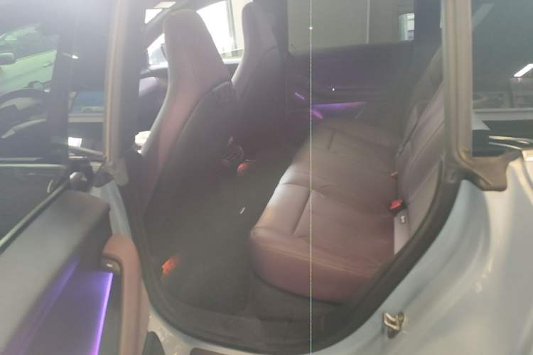 Used Nio ET5 2022 75 kWh Left Rear Seat