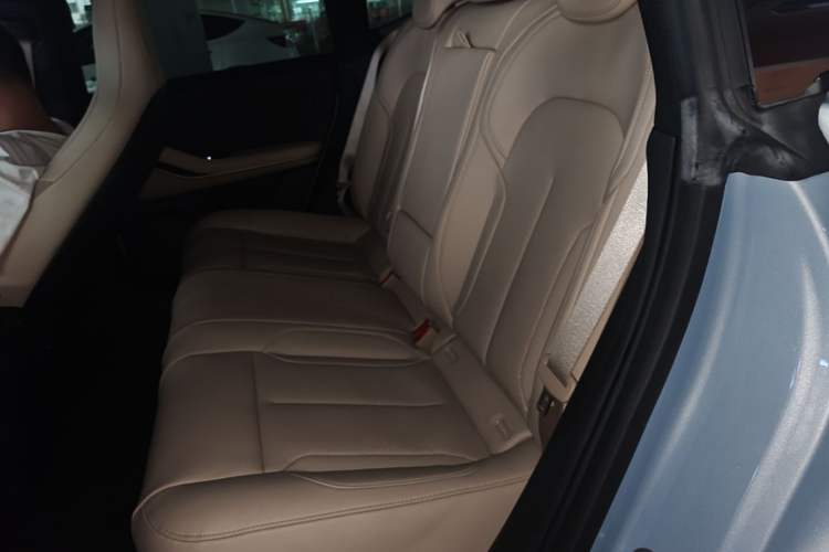 Used Nio ET5 2022 75 kWh Left Rear Seat