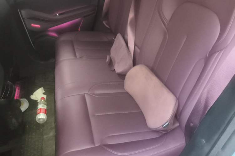 Used Nio ET5 2022 75 kWh Left Rear Seat