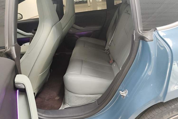 Used Nio ET5 2022 75 kWh Left Rear Seat