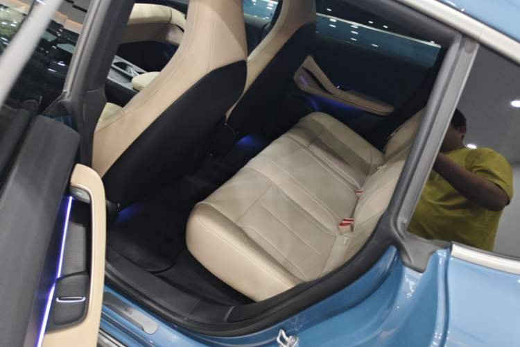 Used Nio ET5 2022 100 kWh Left Rear Seat