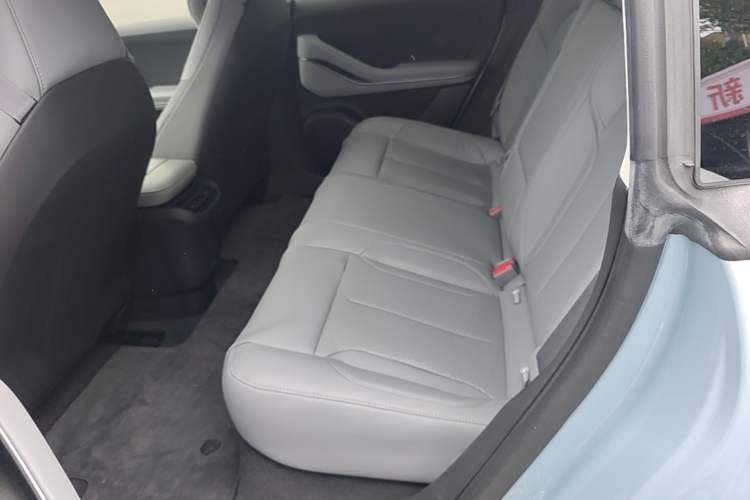 Used Nio ET5 2022 75 kWh Left Rear Seat