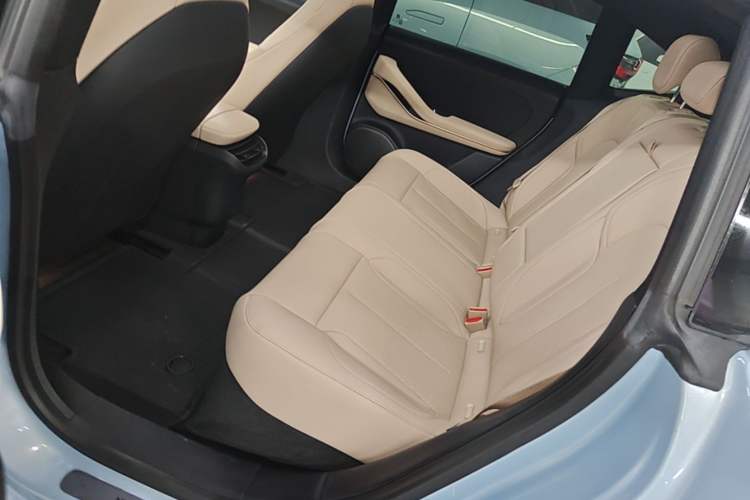 Used Nio ET5 2022 75 kWh Left Rear Seat