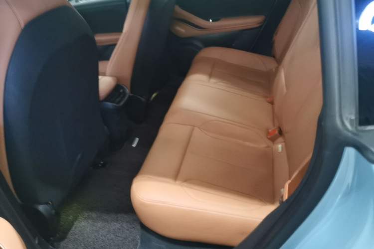 Used Nio ET5 2022 75 kWh Left Rear Seat