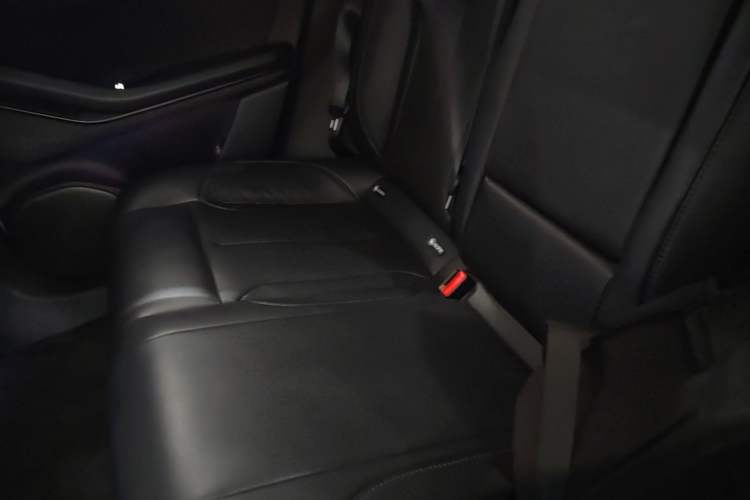 Used Nio ET5 2022 75 kWh Left Rear Seat