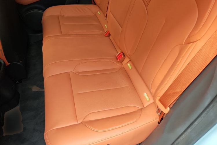 Used Nio ET5 2022 75 kWh Left Rear Seat